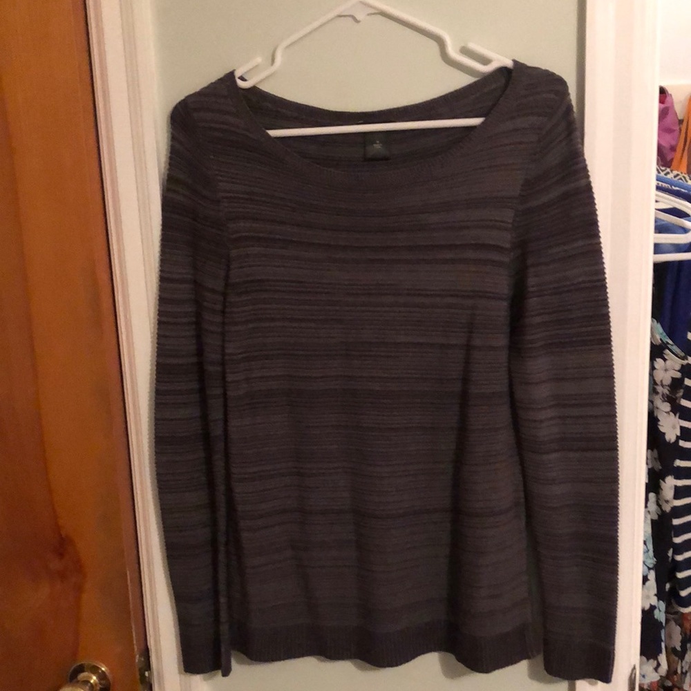 Ribbed grey sweater